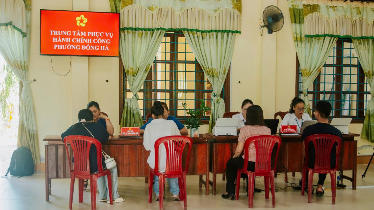 The new ward in Quang Tri province will be put into trial operation. Quang Tri province has also issued documents guiding the settlement of policies for part-time commune-level cadres. Photo: Han Nguyen