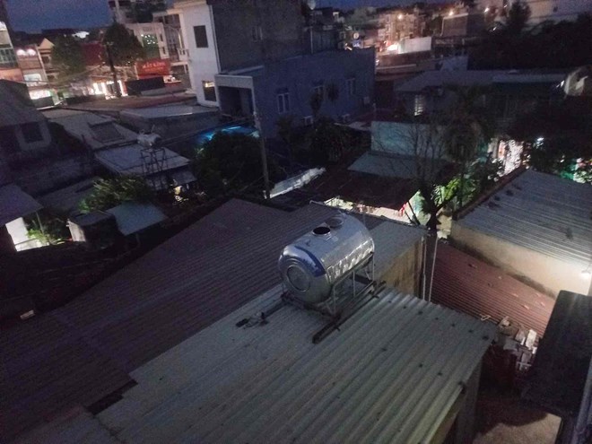 Điều tra nghi án bộ xương người trong bồn chứa nước đặt trên mái nhà ở Đồng Nai
