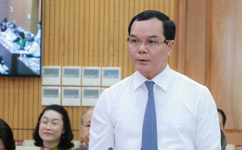 Mr. Nguyen Dinh Khang - Member of the Party Central Committee, Party Committee Secretary, President of the Vietnam General Confederation of Labor spoke at the meeting. Photo: Hai Nguyen