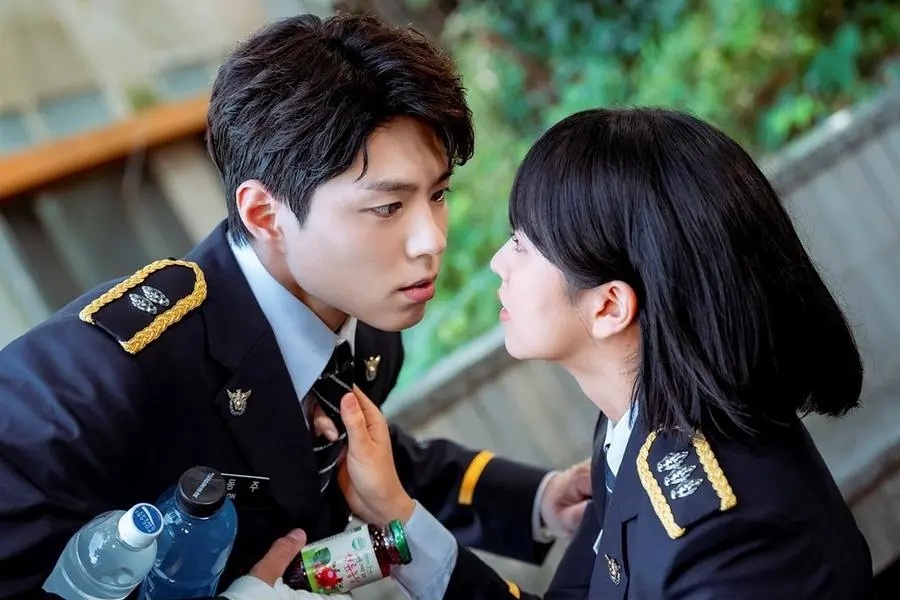 Park Bo Gum y Co -Star en la pelicula. Foto: Fabricante/Netflix