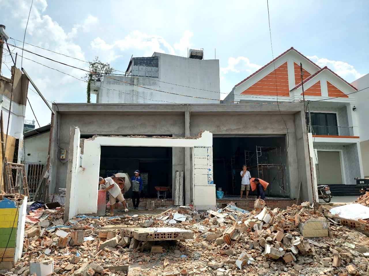 La ciudad de Thu Duc (ciudad de Ho Chi Minh) pilotara la exencion de un permiso de construccion de la casa separada.  Foto: Minh Quan