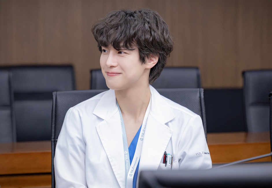 Kang You Seok was once loved for his role as a former idol in the movie The Life of a Boarding Doctor. Photo: Netflix