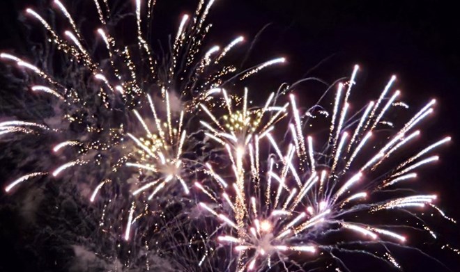 Ca Mau and Bac Lieu will set off fireworks at 9:00 p.m. on June 30 at two locations for the provincial merger event. Photo: Nhat Ho