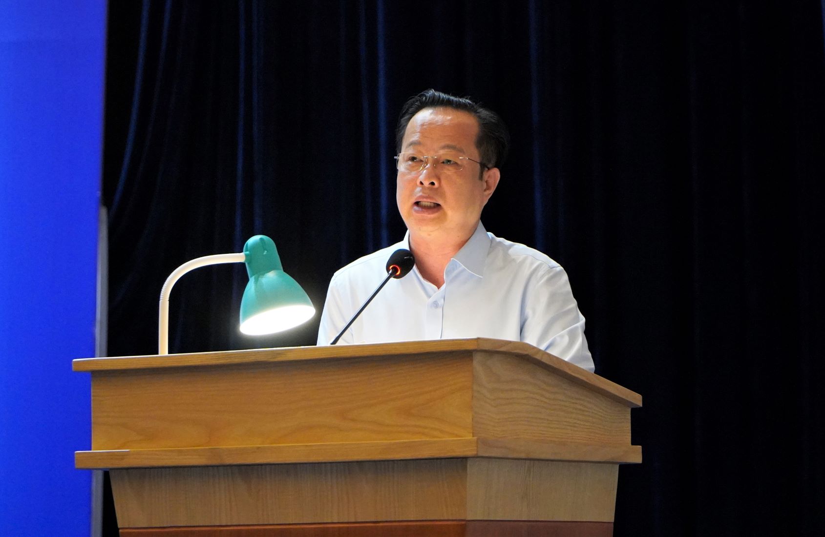 Ong Tran The Cuong - Giam doc So GDDT Ha Noi - phat bieu chi dao tai hoi nghi. Anh: Anh Duc