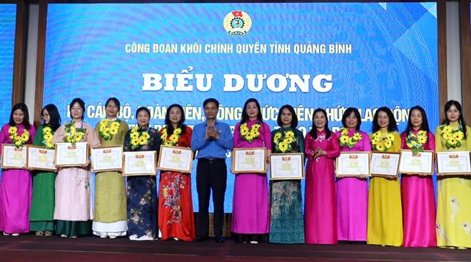 Biểu dương 96 nữ cán bộ tiêu biểu giỏi việc nước, đảm việc nhà