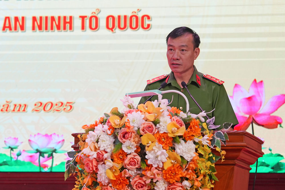 Dai ta Dinh Xuan Thiep, Pho Giam doc Cong an tinh Yen Bai