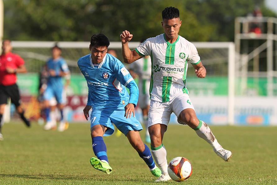 The play-off match between Da Nang and Truong Tuoi Binh Phuoc on June 27 will still be held at Thong Nhat Stadium. Photo: VPF