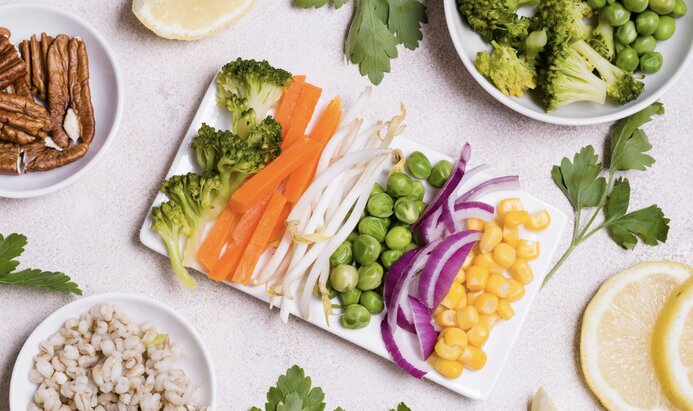 Nutrients that are easily deficient when eating vegetarian. Photo: Thuy Duong