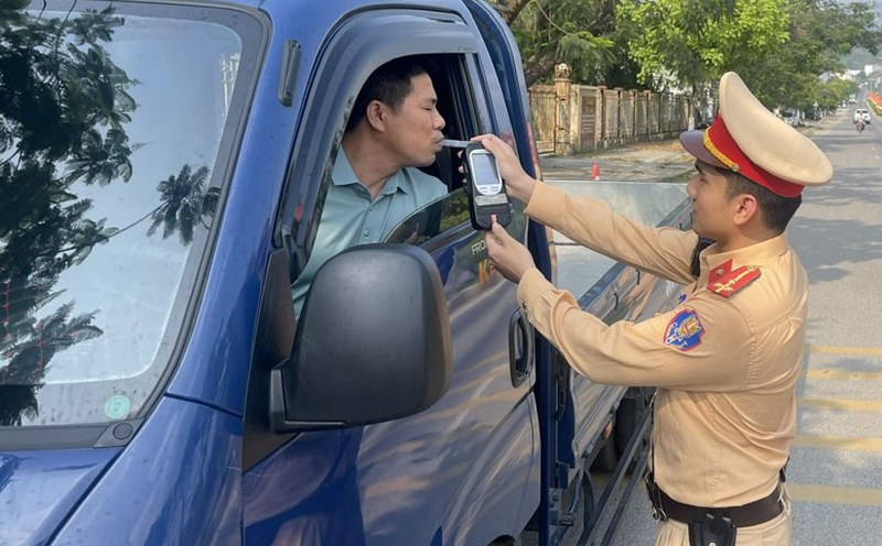 Nearly 300 drivers in Cao Bang had their driving licenses revoked for violations. Photo: Hoang Phuc