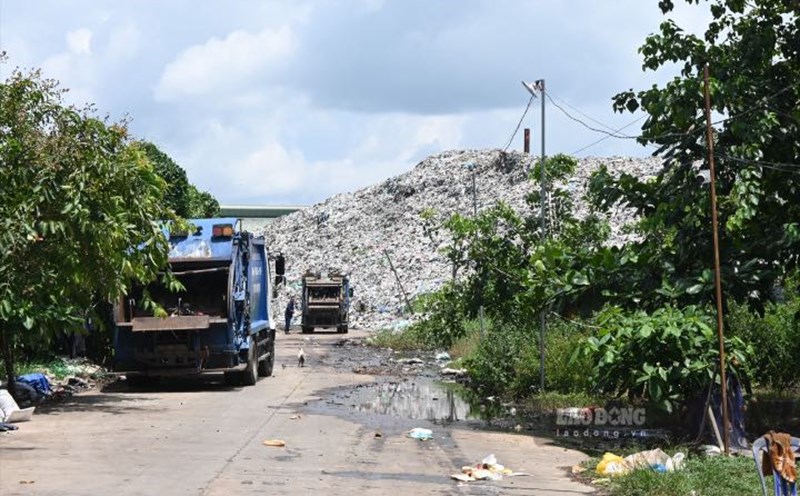 Ben Tre tightens waste management during the transition period of the two-level government. Photo: Quyen Pham