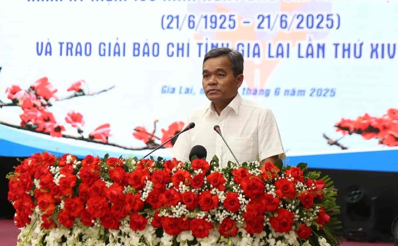 Gia Lai Provincial Party Secretary Ho Van Nien encouraged cadres to study and practice on their own in the new period. Photo: Thanh Tuan