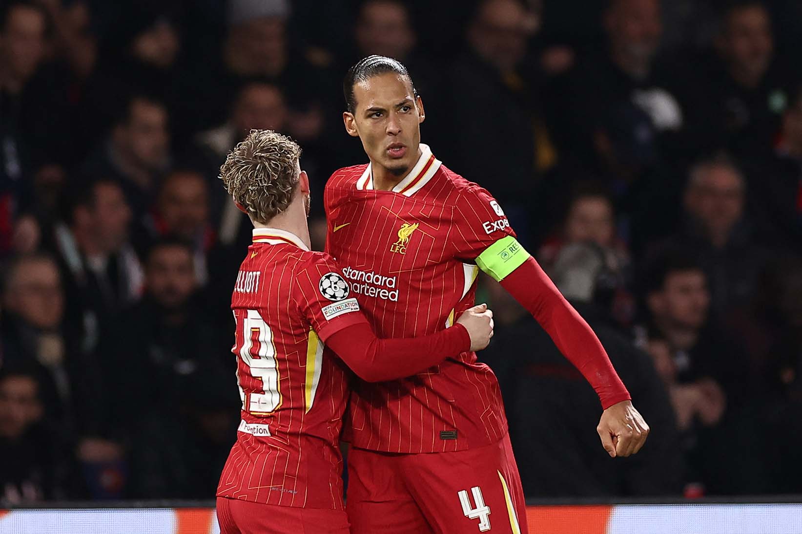 Virgil van Dijk van la trai tim hang phong ngu cua Liverpool. Anh: AFP