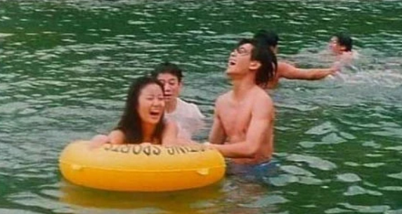 Lam Tam Nhu y Lam Chi Dinh en la pelicula "Ba Vuong School". Foto: Productor de cine proporcionado