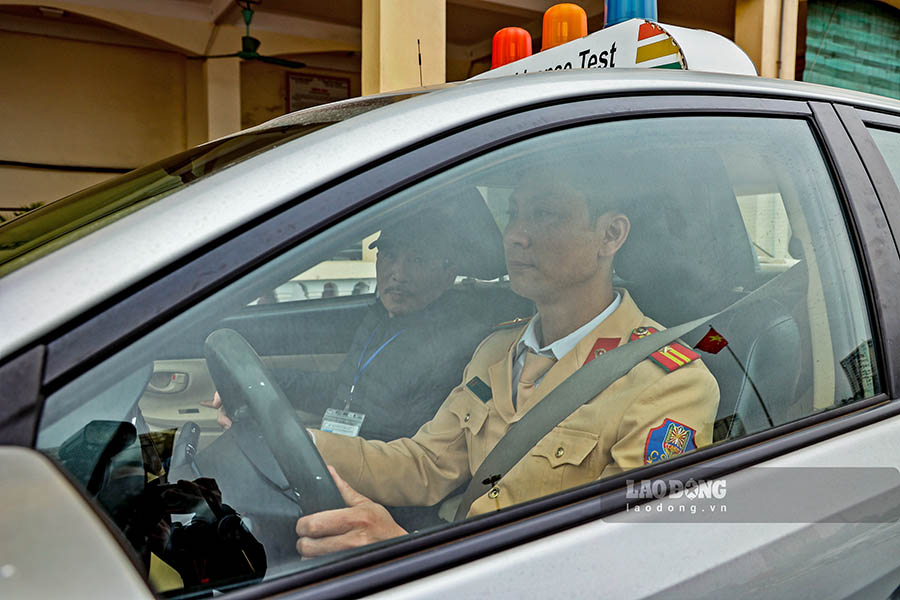 La prueba y la licencia de conducir seran organizadas por la policia. Foto: para el