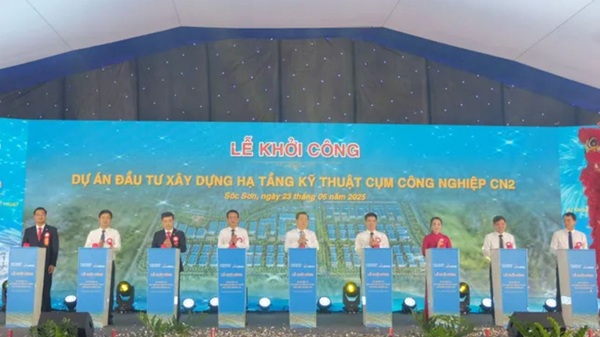 Comenzando la construccion de un grupo industrial de casi 1,000 mil millones de mil millones en el distrito de SOC SON. Foto: Thanh Hieu