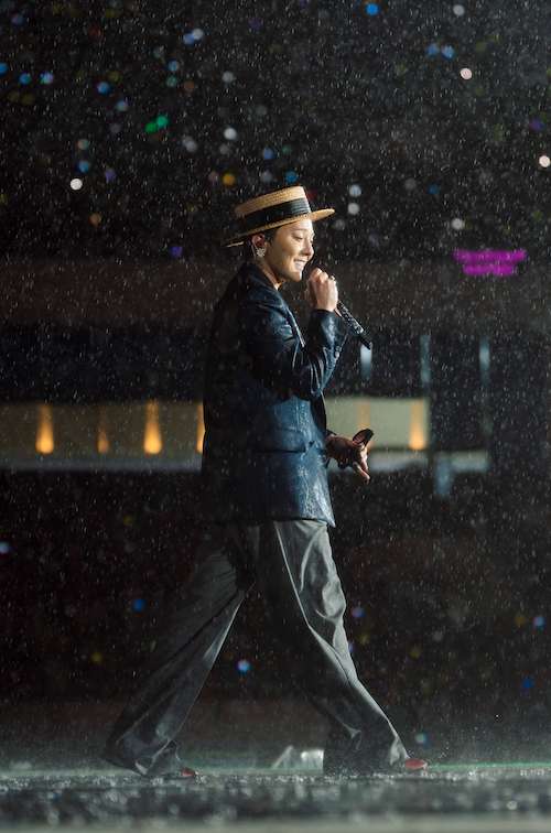 Khoanh khac lich su - G-Dragon tam mua cung hang chuc nghin fan Viet. Anh: VPBank