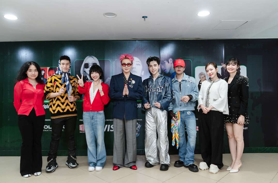 Dieu Nhi, Quang Anh Ryhder va Phuong Ly chup hinh cung than tuong G-Dragon. Anh: VPBank