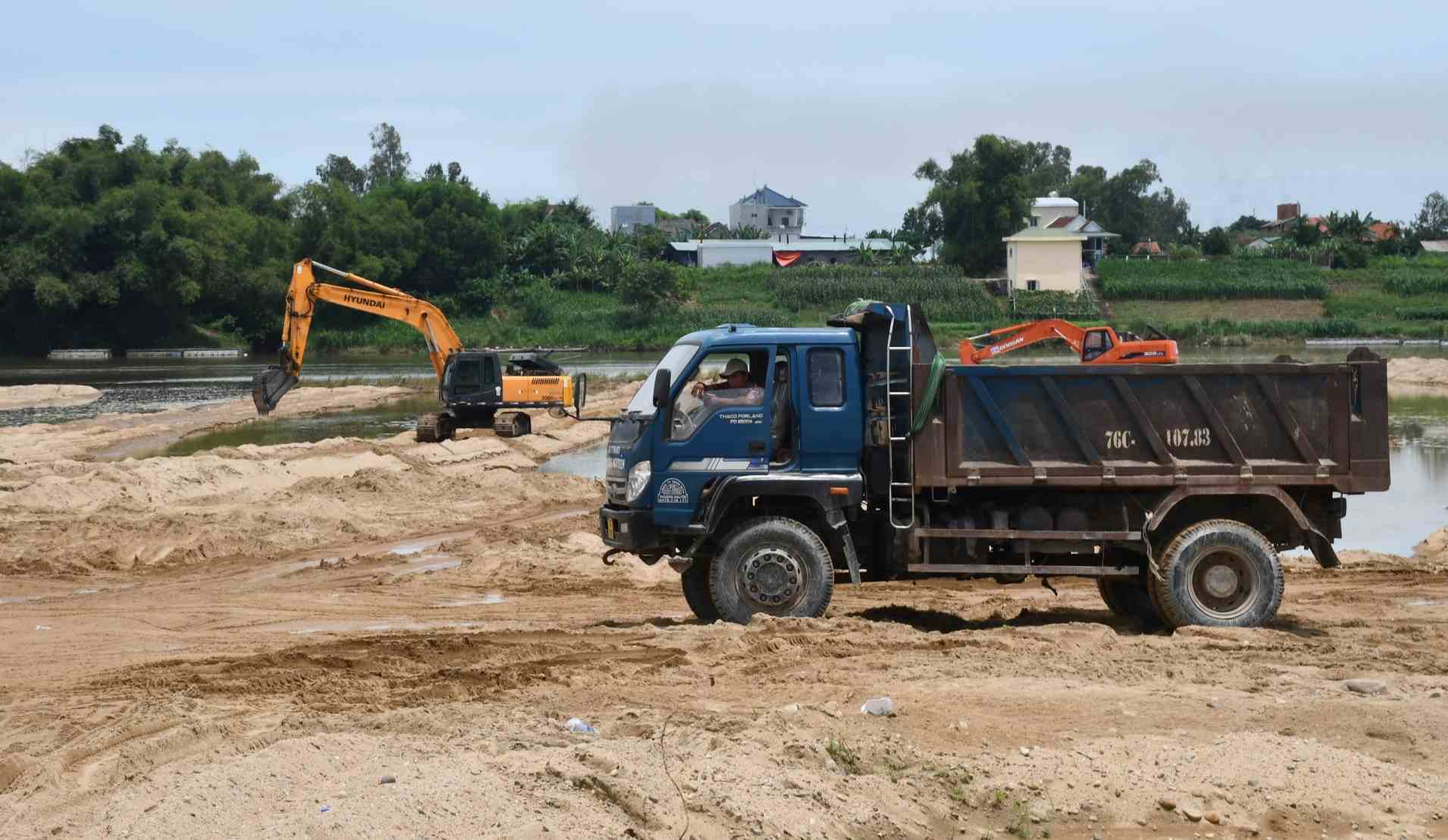 Quang Ngai is a locality with a very abundant sand reserve, most concentrated on the Tra Khuc River with a reserve of millions of m3 of sand. Photo: Vien Nguyen