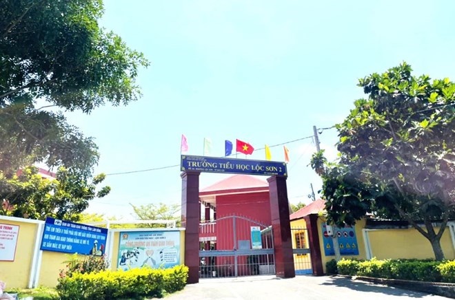 Public schools previously under the management authority of districts will be transferred to the commune level. Photo: Lam Hong