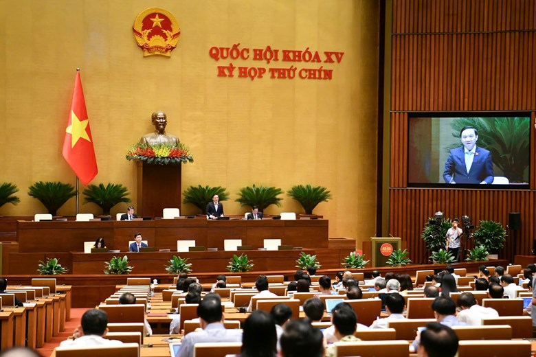 La Asamblea Nacional cerro la gestion de los funcionarios publicos de acuerdo con el puesto y rango de trabajo respectivo. Foto: Quochoi.vn