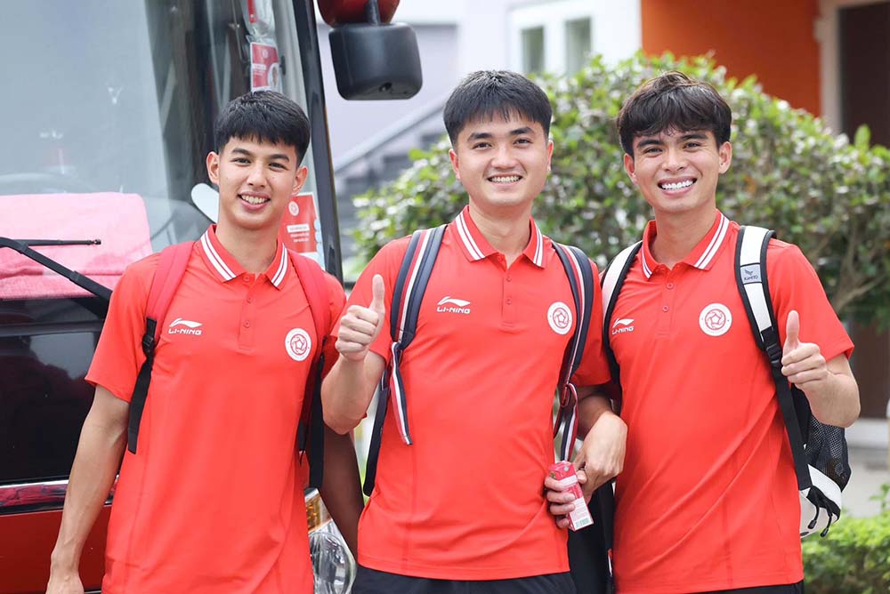 Cac cau thu tre hao hung truoc trai nghiem moi la. Anh: TCVT