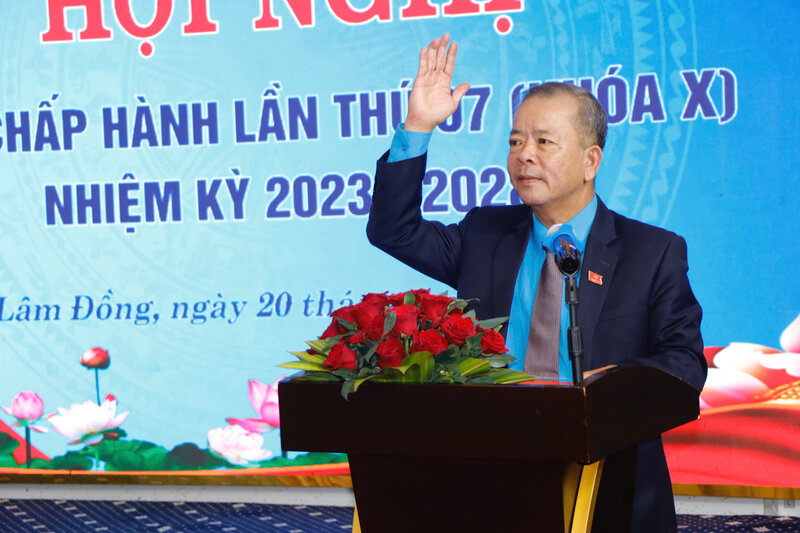 Lam Dong Provincial Federation of Labor decided to end the operation of 12 trade unions at the grassroots level. Photo: Lam Duc