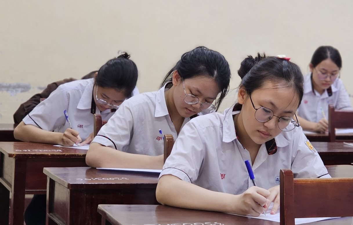 The 2025 high school graduation exam in Hue has 13,946 candidates registered to take the exam, with 507 free candidates. Photo: Nguyen Luan