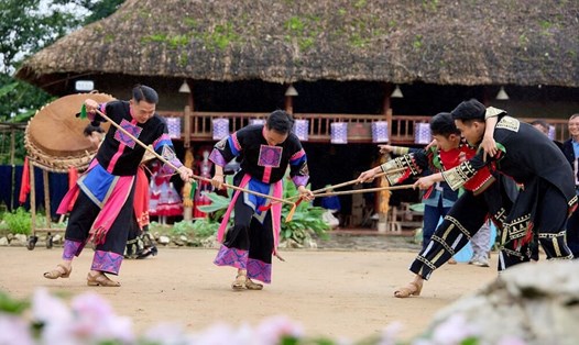 Show diễn thể nghiệm “Đỉnh thiêng du ký” chính thức được ra mắt tại Fansipan (Sapa). Ảnh: Thanh Sơn