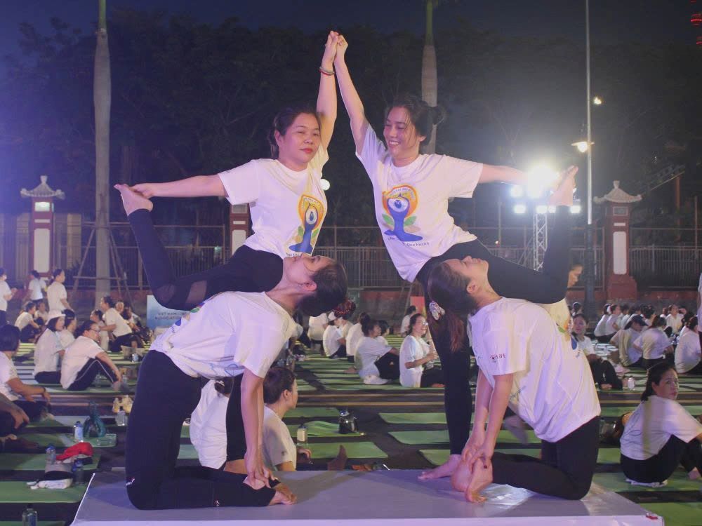 More than 1,000 international Yoga performers in Da Nang. Photo: Thanh Huyen