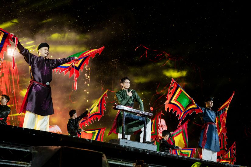 La noche de su hermano vencio a miles de espinas en el yen a mediados de junio. Foto: Productor de su hermano con vistas a miles de espinas