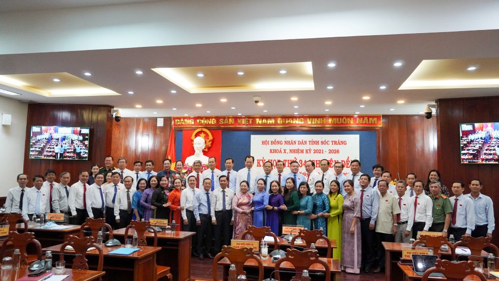 HDND tinh Soc Trang hop ky cuoi truoc sap nhap Can Tho. Anh: Phuong Anh