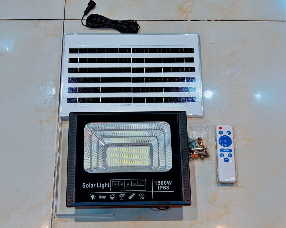 Do your research carefully before choosing the right LED light for installation. Photo: Quy Nguyen