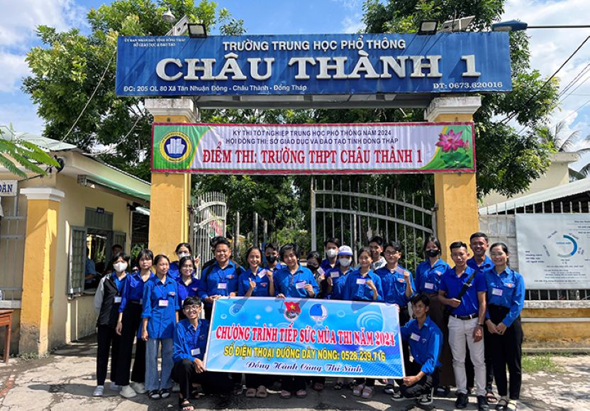 Doi tinh nguyen vien tham gia ho tro ky thi tot nghiep Trung hoc pho thong nam 2024. Anh: Cong thong tin tinh Dong Thap