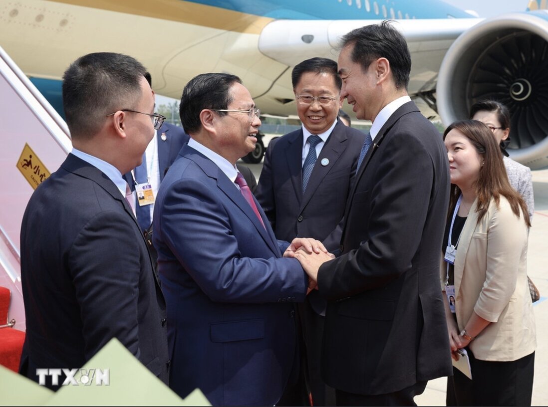 Lễ đón Thủ tướng Chính phủ Phạm Minh Chính tại sân bay quốc tế Tân Hải, thành phố Thiên Tân, Trung Quốc. Ảnh: TTXVN