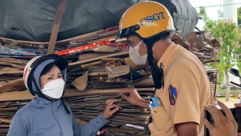 feeling fined for transporting bulky goods, many drivers explain the reason "due to circumstances"