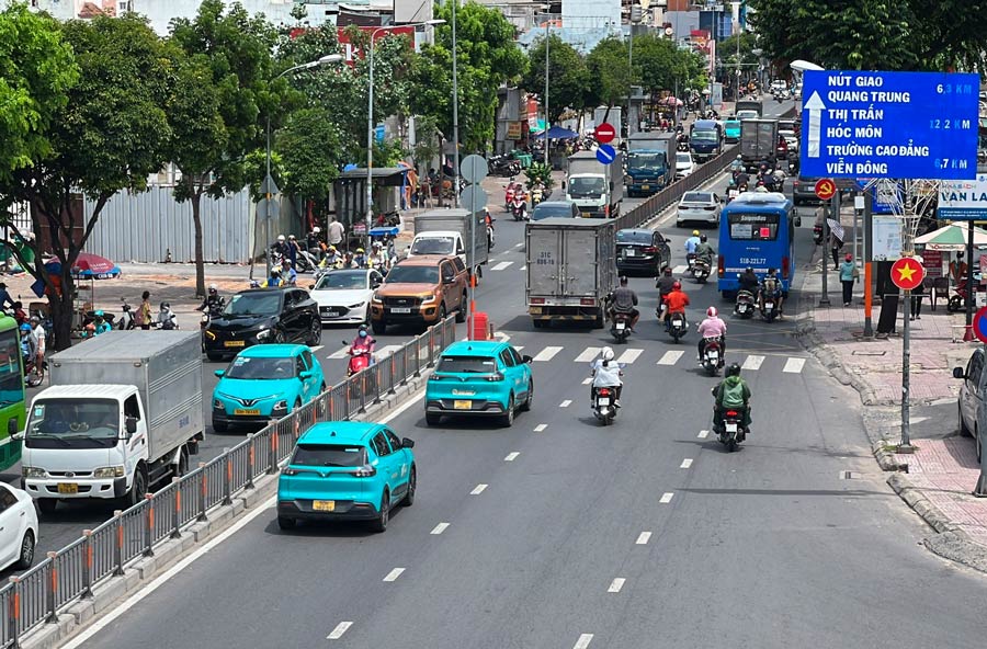 Tai 1 so tuyen duong, giao thong da duoc cai thien, cac phuong tien de dang luu thong. Anh: Quynh Nhu
