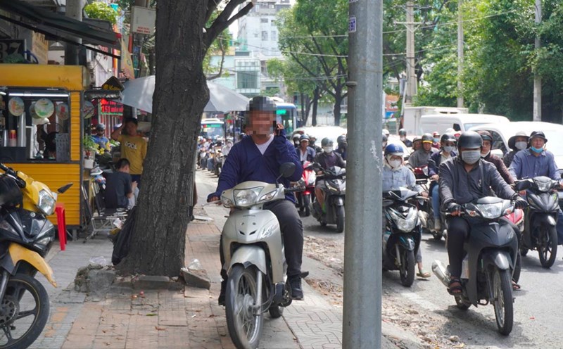 Image of traffic violations in Ho Chi Minh City. Photo: Quynh Nhu