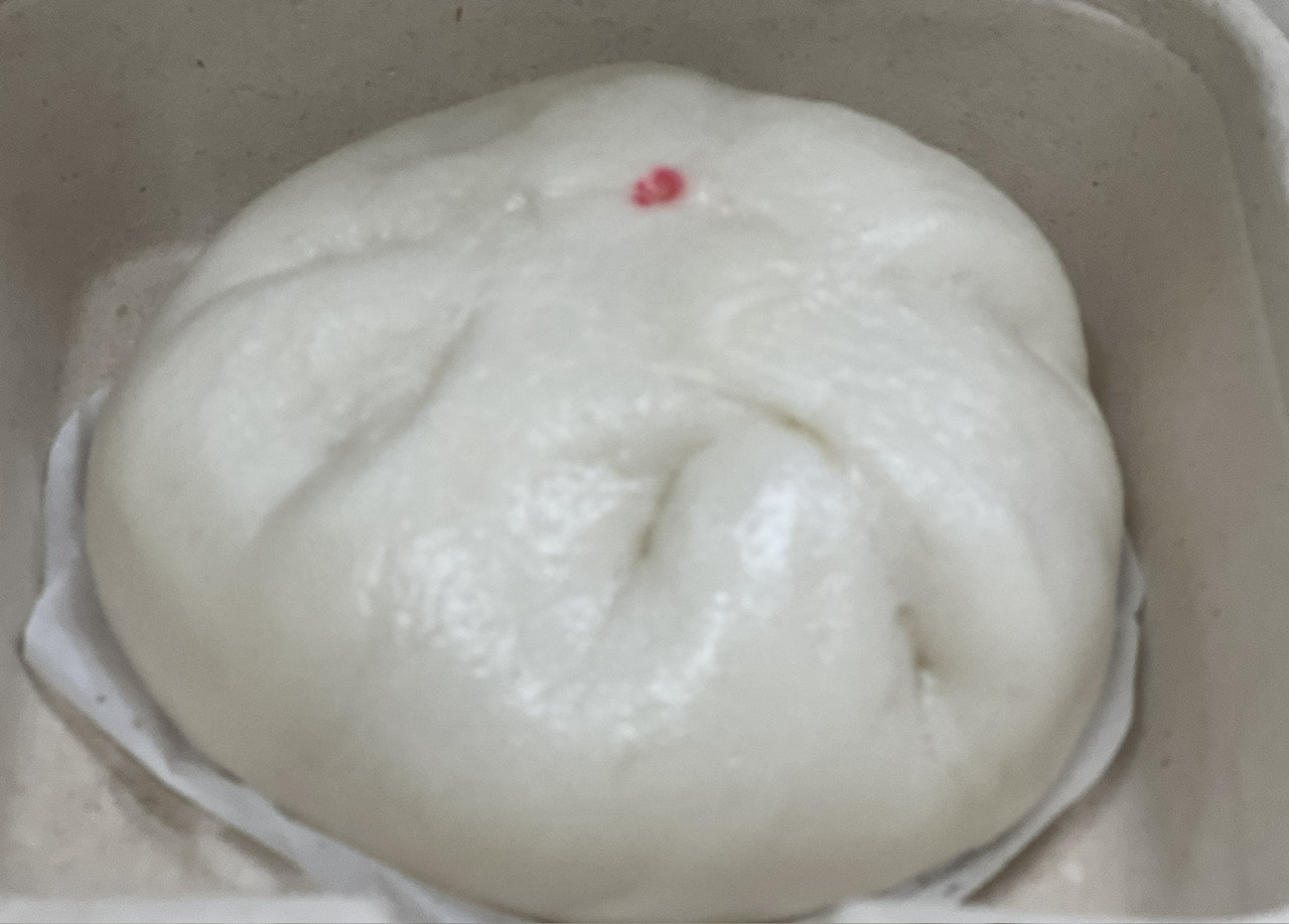 Las albondigas de sesamo negro son ricas en calcio. Foto: Quang Minh.