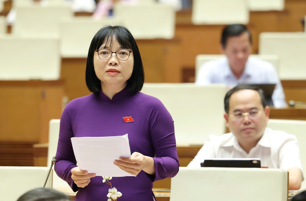 National Assembly delegate Nguyen Thi Viet Nga said that the search for counterfeit goods needs to be carried out regularly and continuously. Photo: Pham Dong