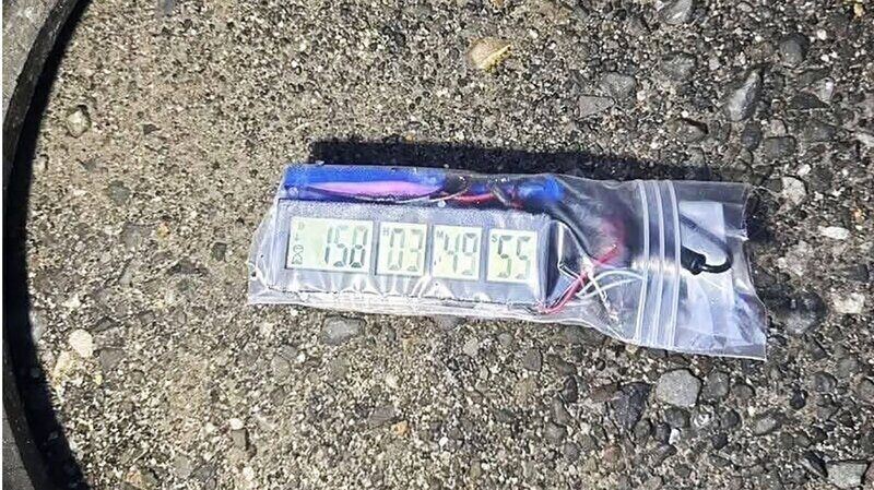 El temporizador de la bomba se encuentra dentro del automovil. Foto: Centro de informacion de Phuket