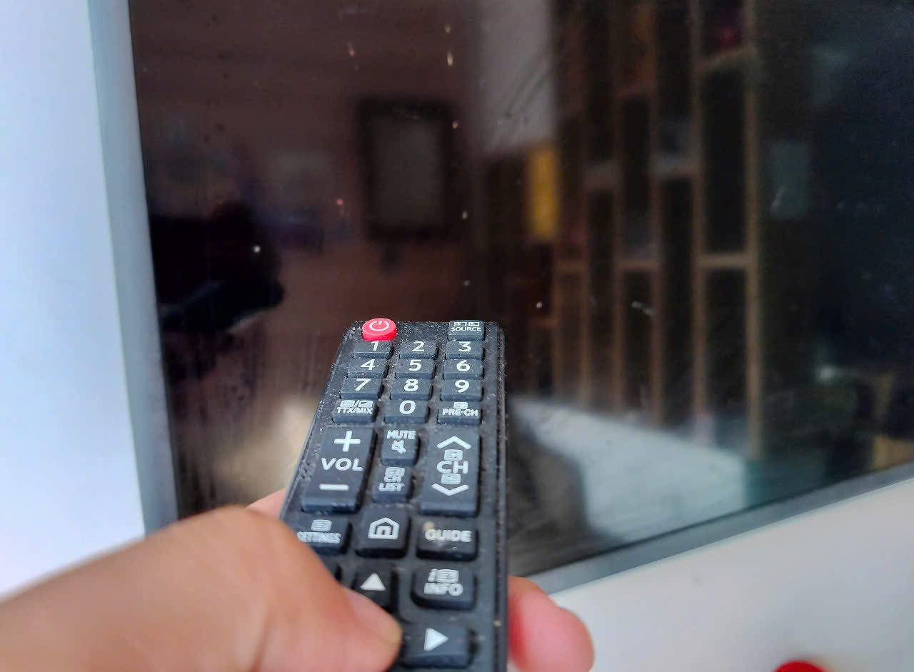 Cybercriminals can take advantage of this to install malware from home-based devices such as smart TVs. Photo: Nguyen Dang