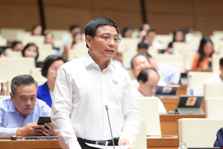 El Ministro de Finanzas, Nguyen Van Thang, dijo que la circular ha aplicado los ultimos 14 años en el regimen de gastos para el proximo torneo deportivo. Foto: Quochoi.vn