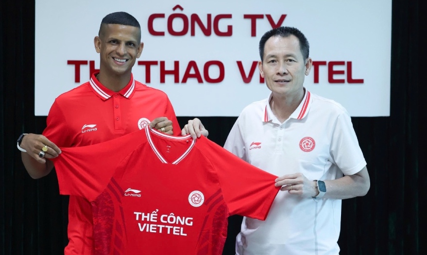 Striker Lucao joined The Cong Viettel. Photo: TCVT