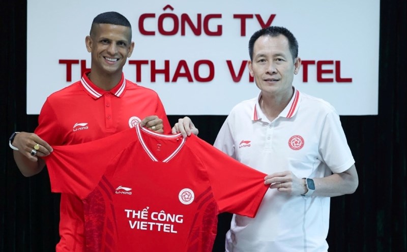 Striker Lucao joined The Cong Viettel. Photo: TCVT