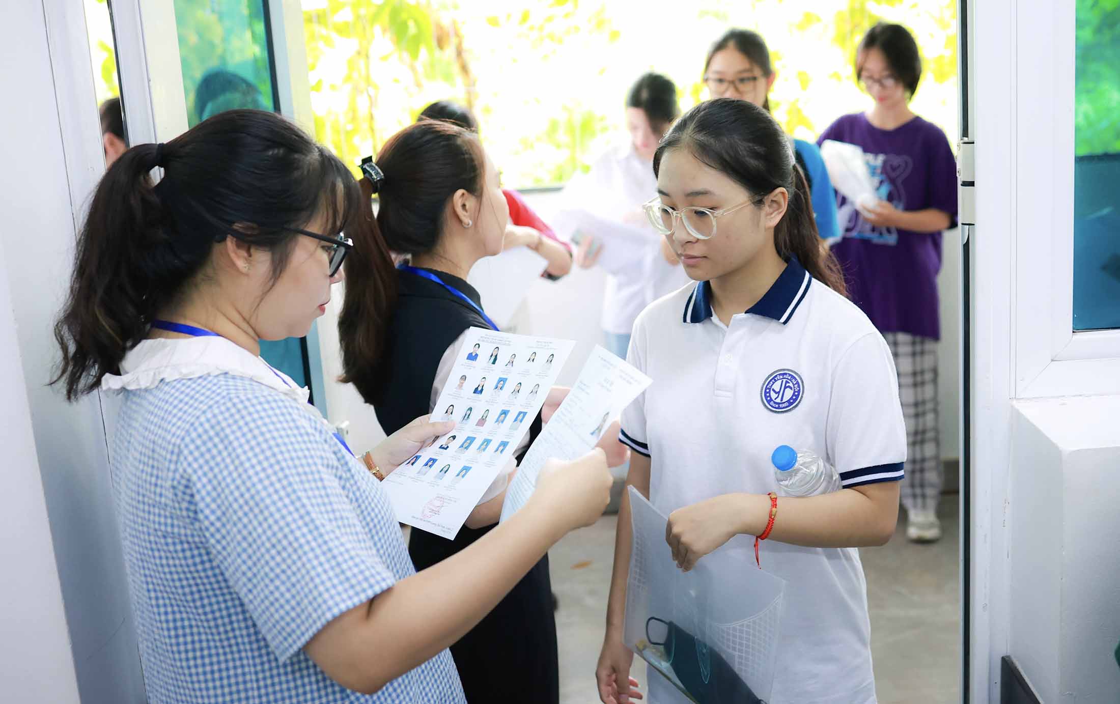 Candidates taking the 2024 high school graduation exam in Hanoi. Photo: Hai Nguyen