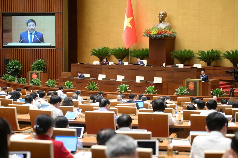 The amended Budget Law passed by the National Assembly allows Hanoi to receive 100% of its land use fees. Photo: Quochoi.vn