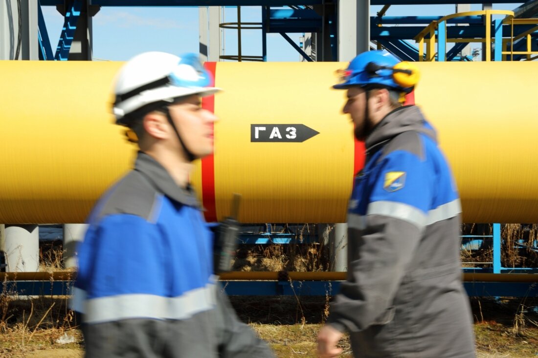 Nhan vien cua Gazprom tai mo dau, khi dot Chayandinskoye. Anh: Gapzrom