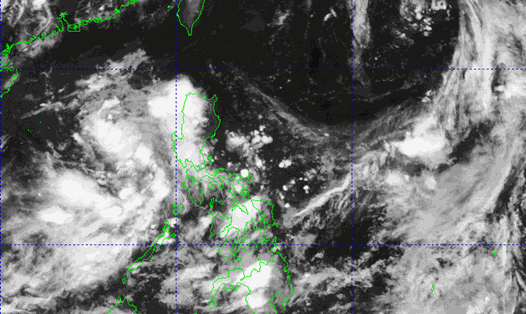 Áp thấp nhiệt đới trên Biển Đông đang gây mưa dông trên diện rộng. Ảnh: PAGASA
