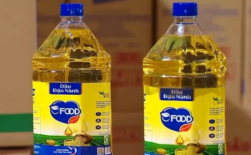 Plant oil for animal feed. Photo: VTV