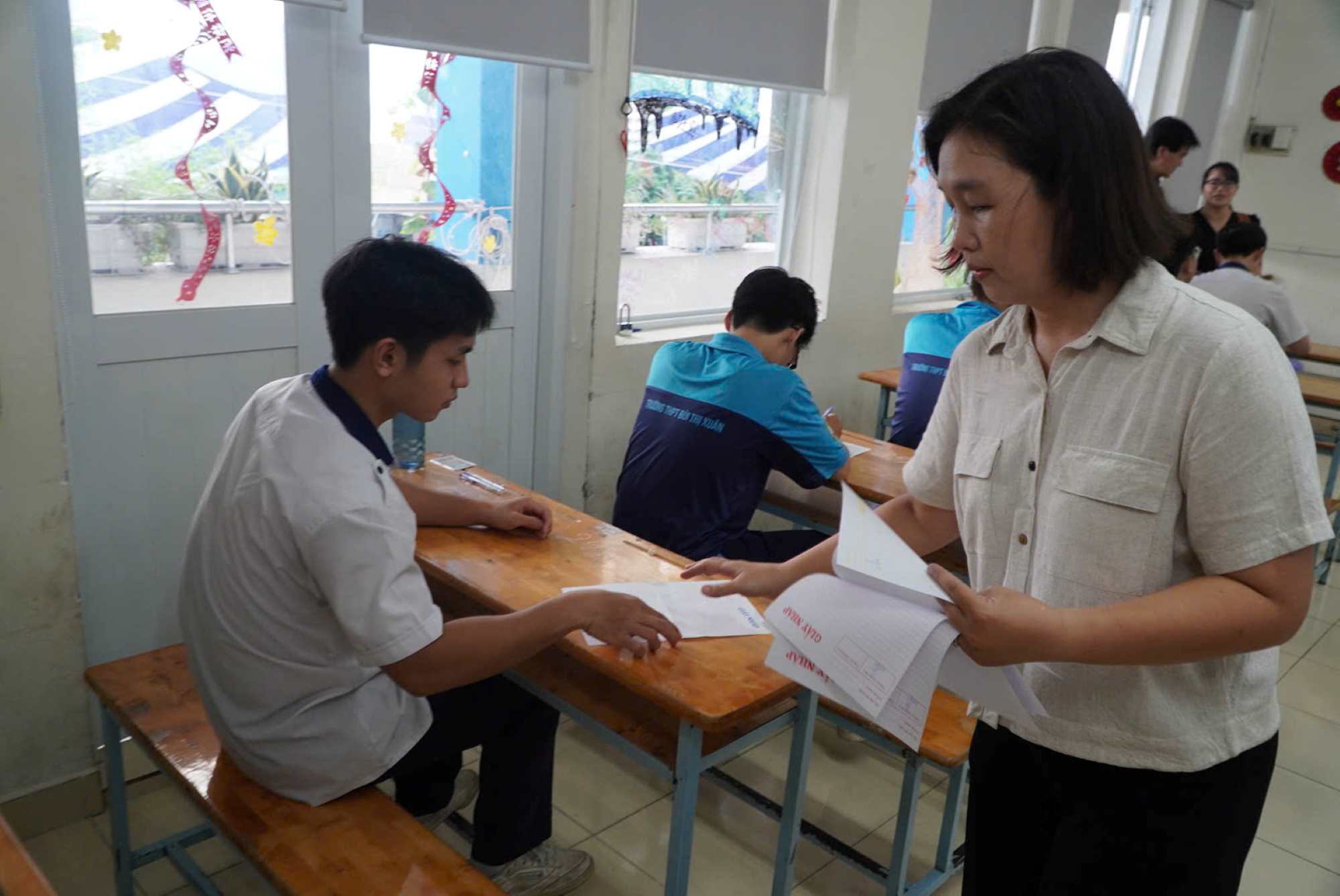 12th graders in Ho Chi Minh City will take the 2025 high school graduation exam. Photo: Chan Phuc